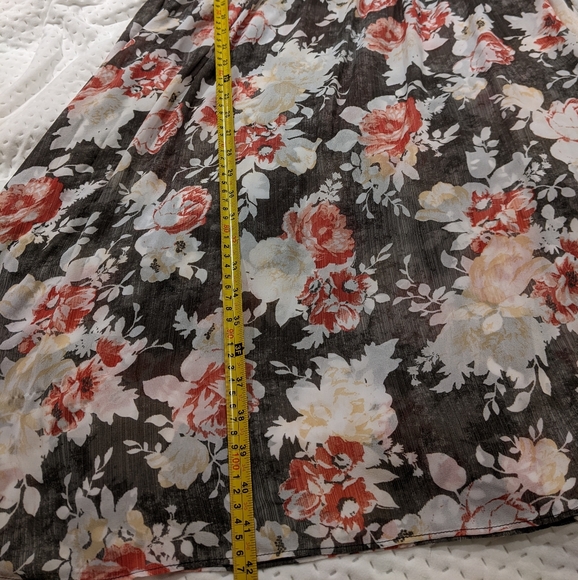 Romantic midi length dress with flutter sleeves (XL) - Picture 7 of 11